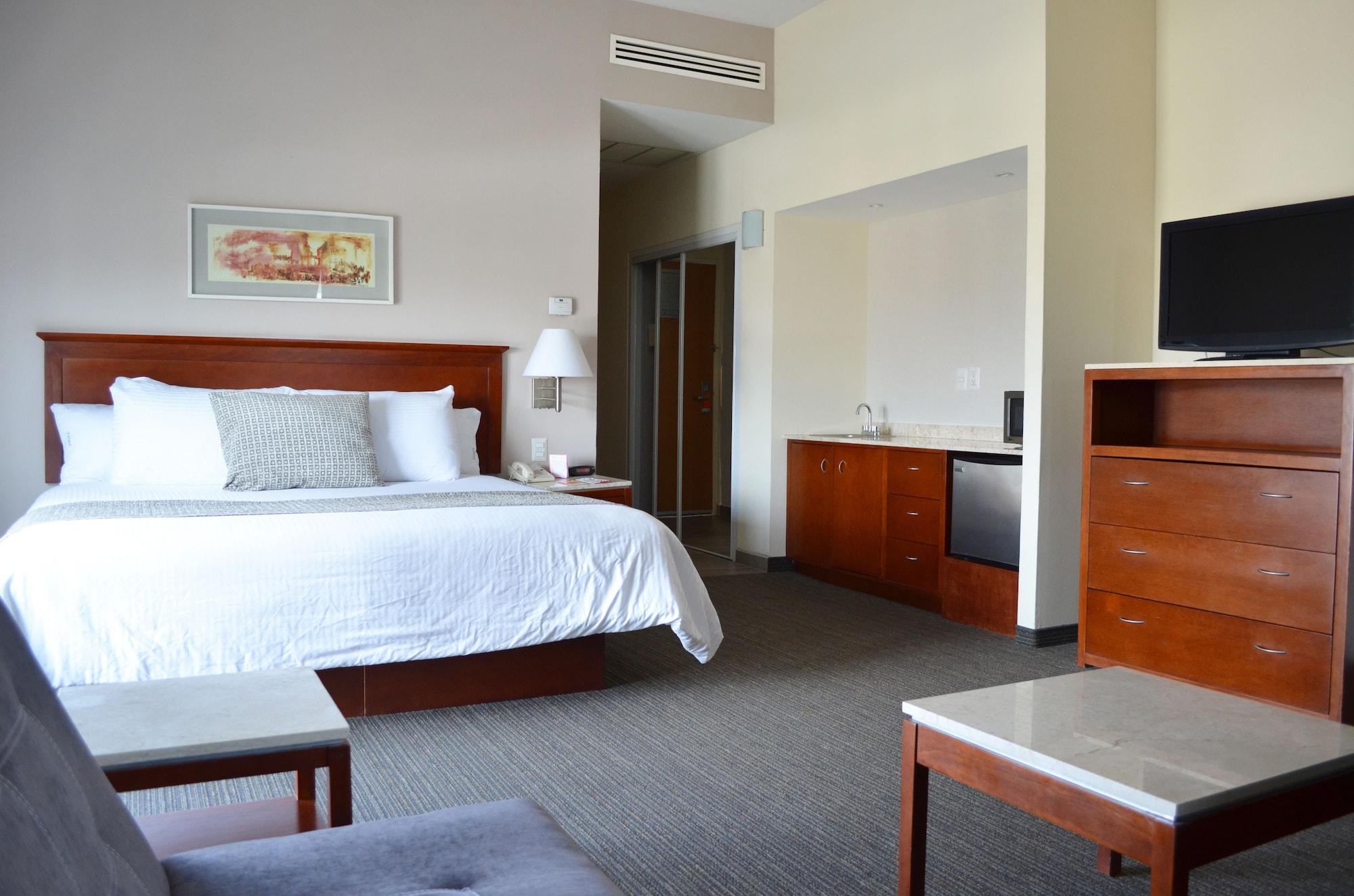 Casa Business Celaya Hotel 5*